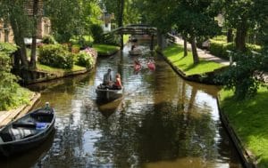 Giethoorn, el pueblo que no querrás dejar de visitar