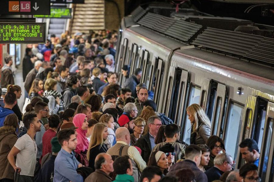 Ada Colau es incapaz de resolver la huelga de metro en Barcelona