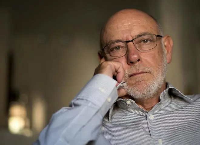 escraches y destucción de coches, no son actos de normalidad