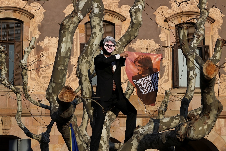 Todas las reacciones al aplazamiento del pleno de investidura.