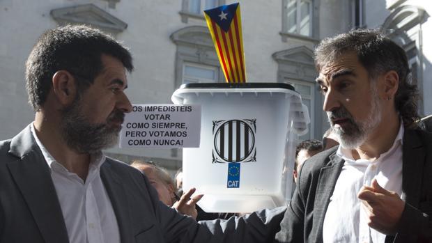 Forcadell, Puigdemont y los jordis se forran con el procés.