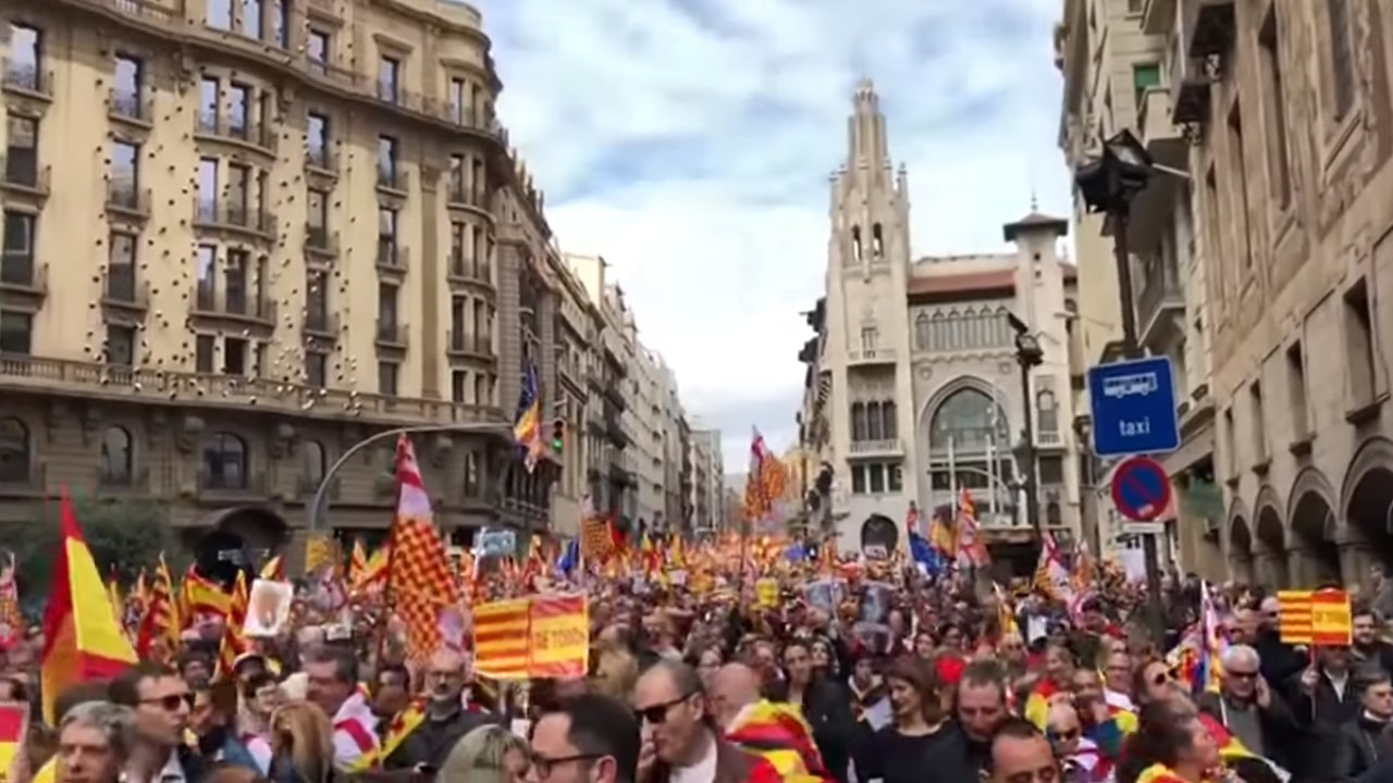 La manifestación a favor de la libertad de Tabarnia reaviva el espíritu del 8-O.