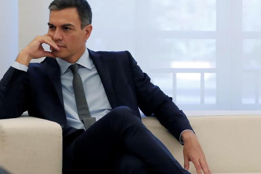 ¿Pedro Sánchez debe dimitir por su "tesis doctoral"?
