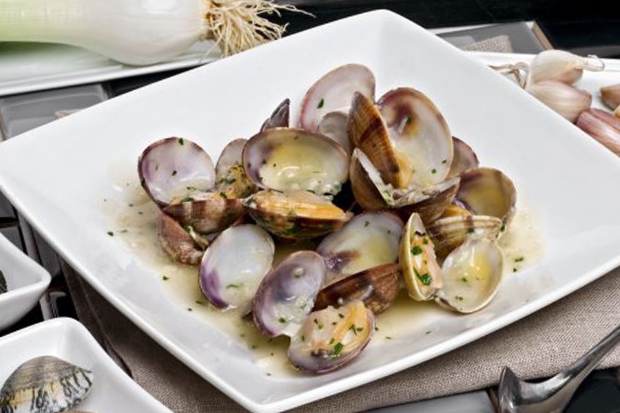 ALMEJAS A LA MARINERA, EL ENTRANTE IDEAL PARA NAVIDAD. ALMEJAS A LA MARINERA, EL ENTRANTE IDEAL PARA NAVIDAD.