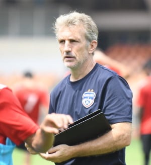 Albert Roca. Entrenador de Fútbol UEFA Pro. exseleccionador de El Salvador y 2º entrenador en FC Barcelona 5 temporadas.