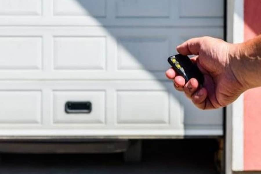 Por qué la mayoría de garajes tienen una puerta automática y no convencional-